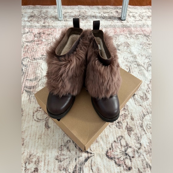 UGG Otelia Coconut Leather Sheepskin Cuff Ankle Mini Boots Booties Size 8.5 EUC - Picture 13 of 13